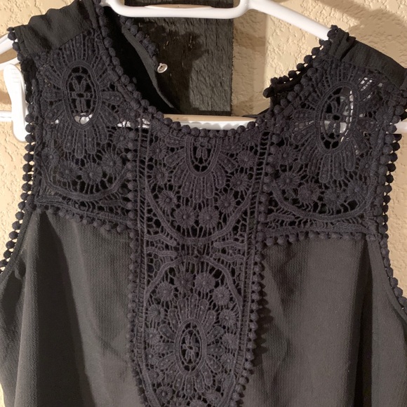 Halogen Nordstrom lace and crepe top large - Picture 8 of 9